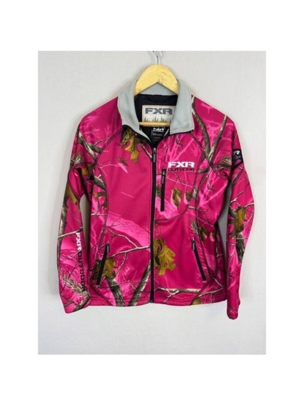 FXR Outdoor Womens Pink Realtree Camo Softshell Jacket Full Zip Size 8